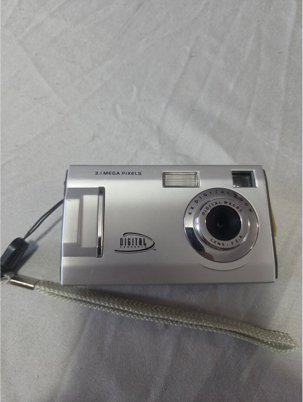 Digital Concepts 3.1MP Silver Digital Camera 4X Zoom Vintage Y2K Compact